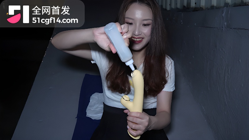 台湾母狗 薇傲 测评黄色震动棒 3