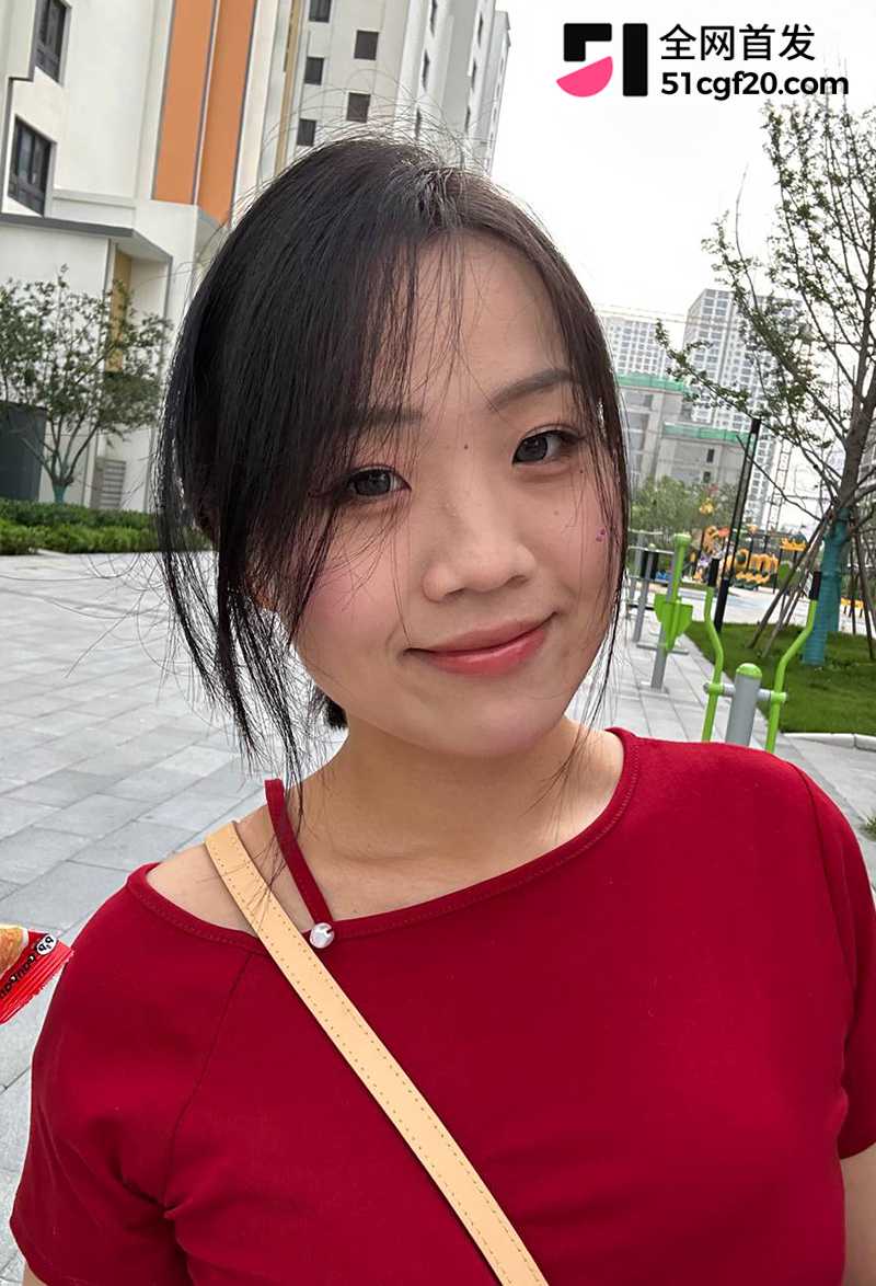 武汉大学学妹 周奶糖 情侣私拍泄密 1 拷贝