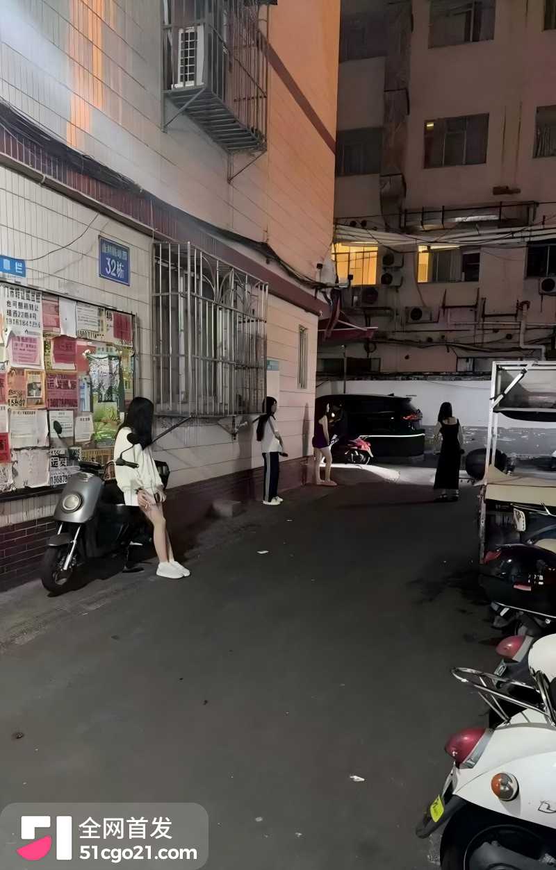 南宁埌西再现扫黄行动 多名站街女被抓13