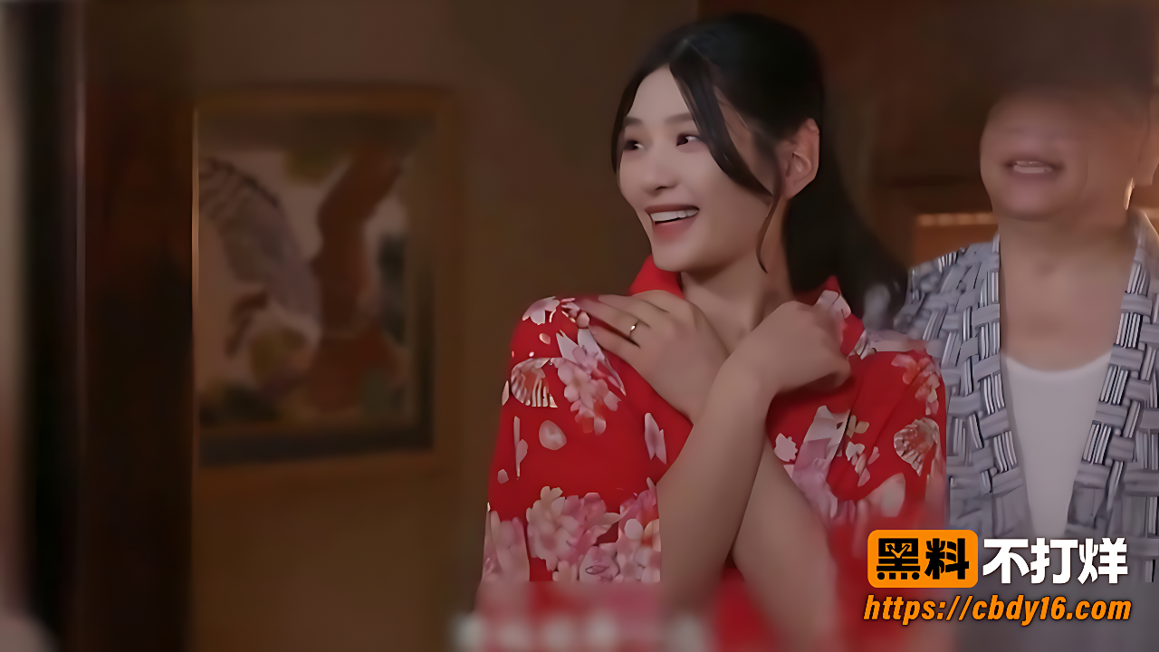 张婧仪AI换脸视频身穿红色和服脱至全裸4