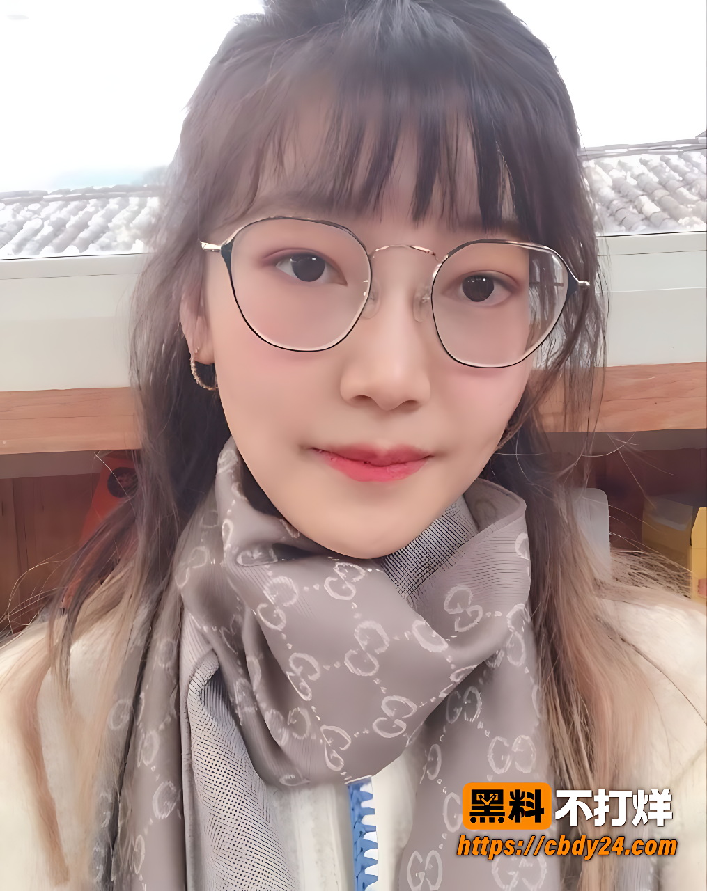 山东大学生孙晓文私拍白色上衣裸露及自慰细节2