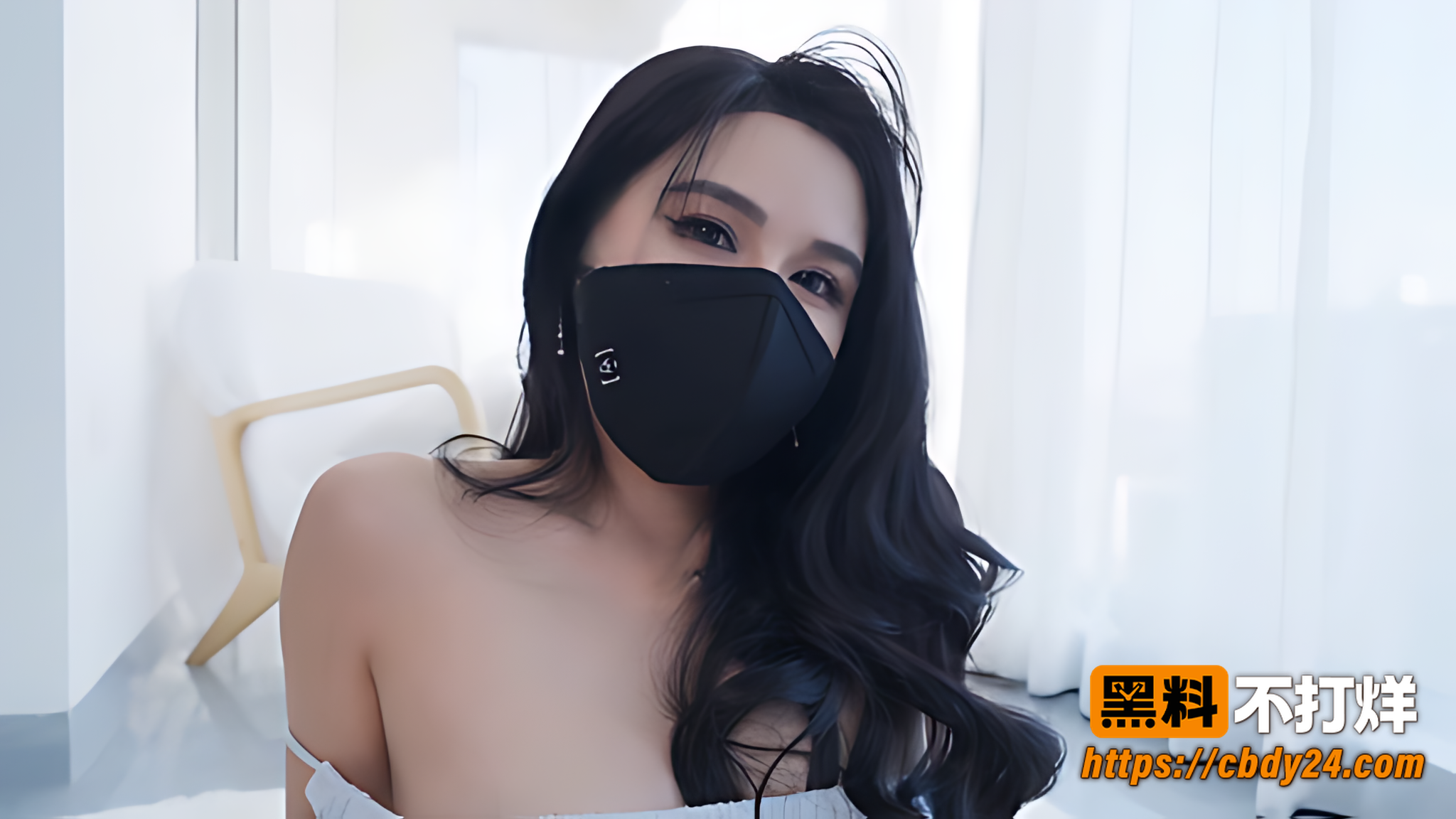 西野加奈与男方裸露接触鸡巴细节2