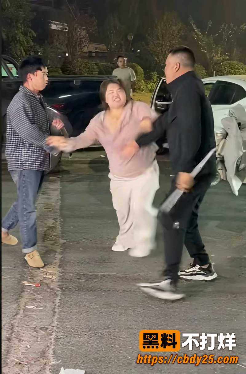邯郸广府古城捉奸现场 10
