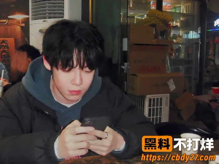 成都简阳男被曝恋爱期间脚踏两条船28