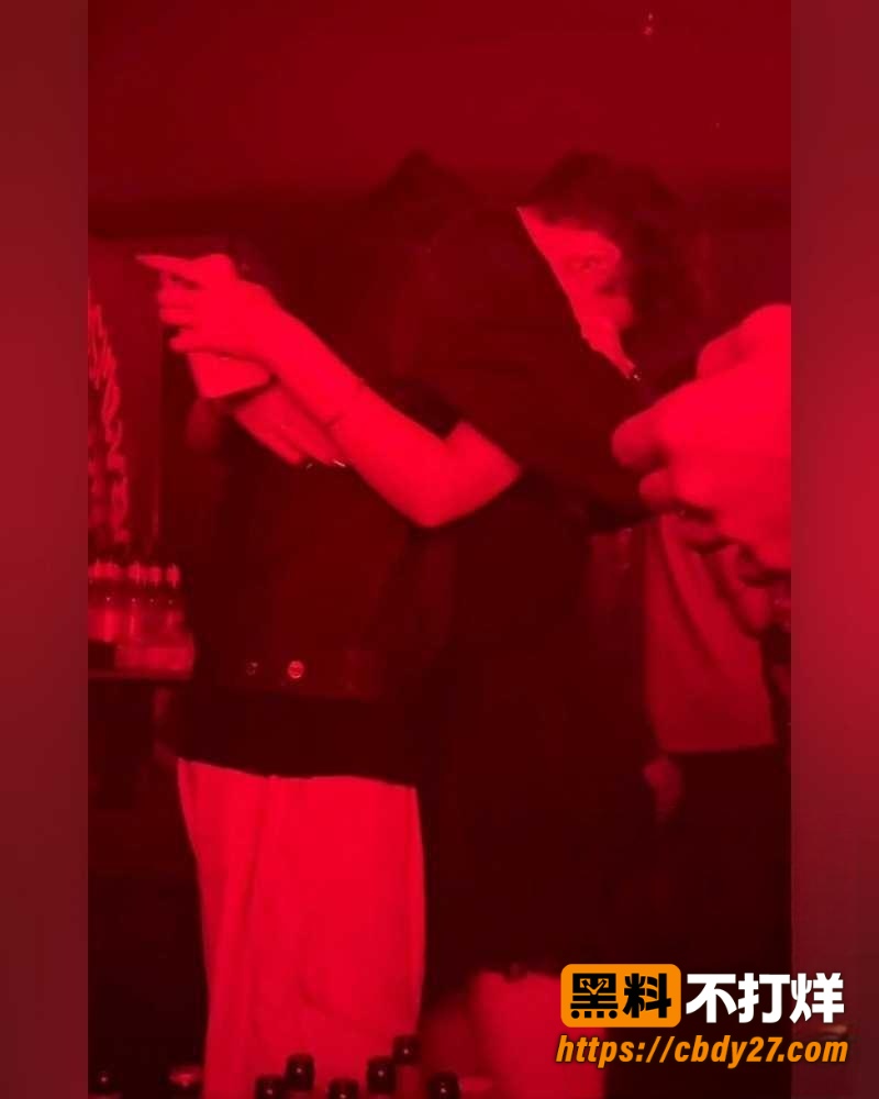 黄子韬孕期嫖娼视频再被翻出 22