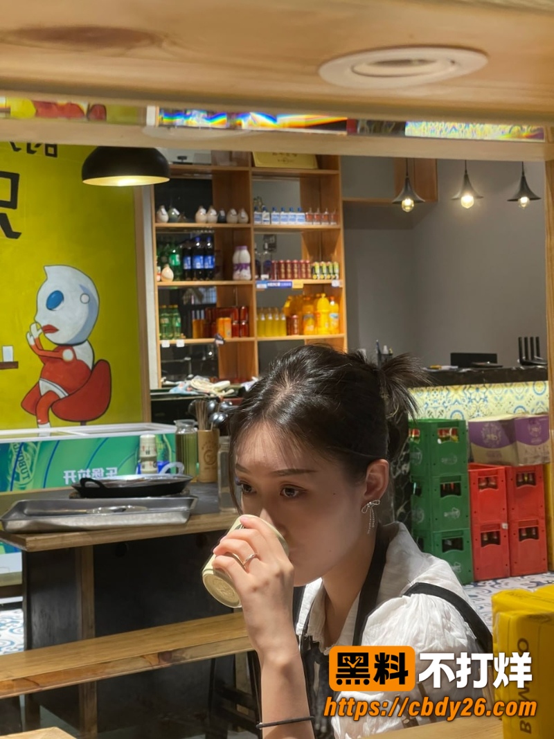 经典白嫩气质女大4