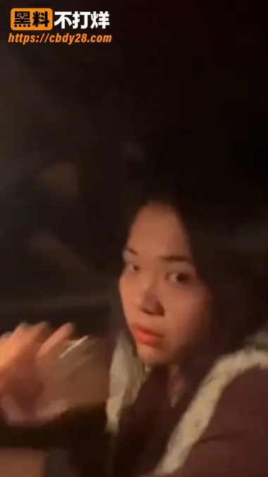 广东潮州宝马男深夜车内出轨 1