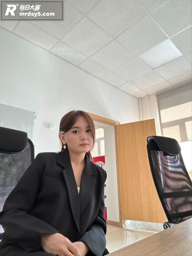 高颜值中哈混血母狗 相关图片5