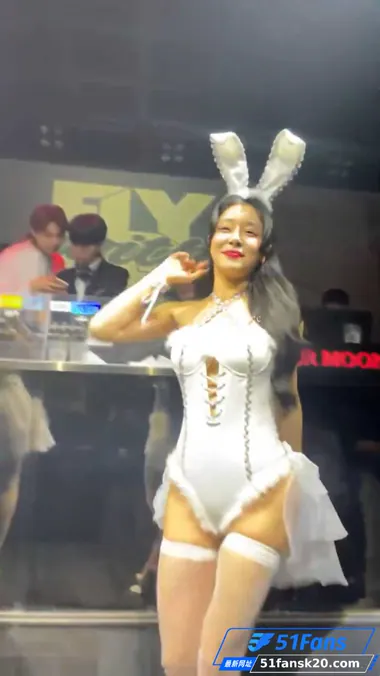 韩国夜店实录 顶美女相关图片 3