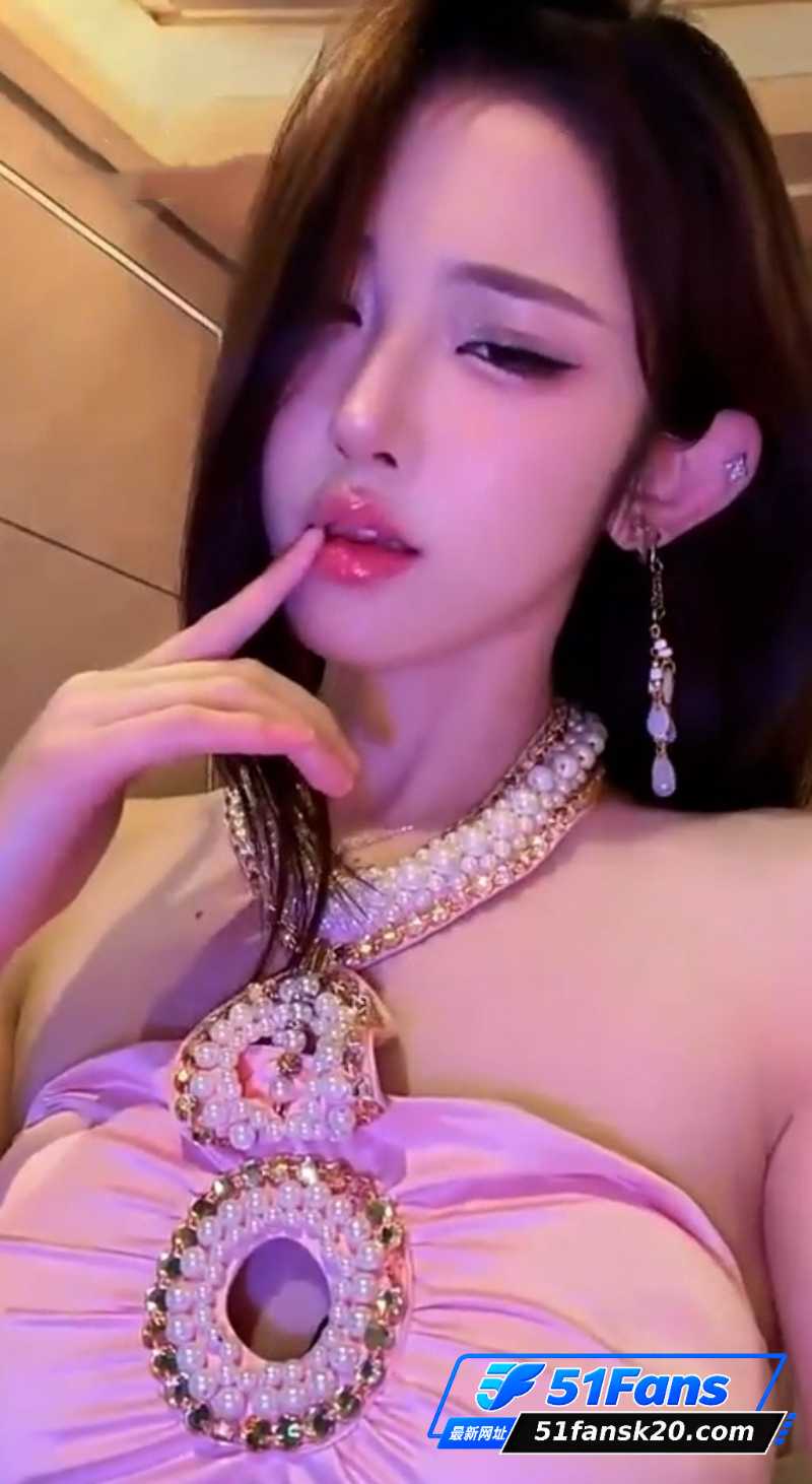 抖音高颜值福利姬 蛇相关图片 3