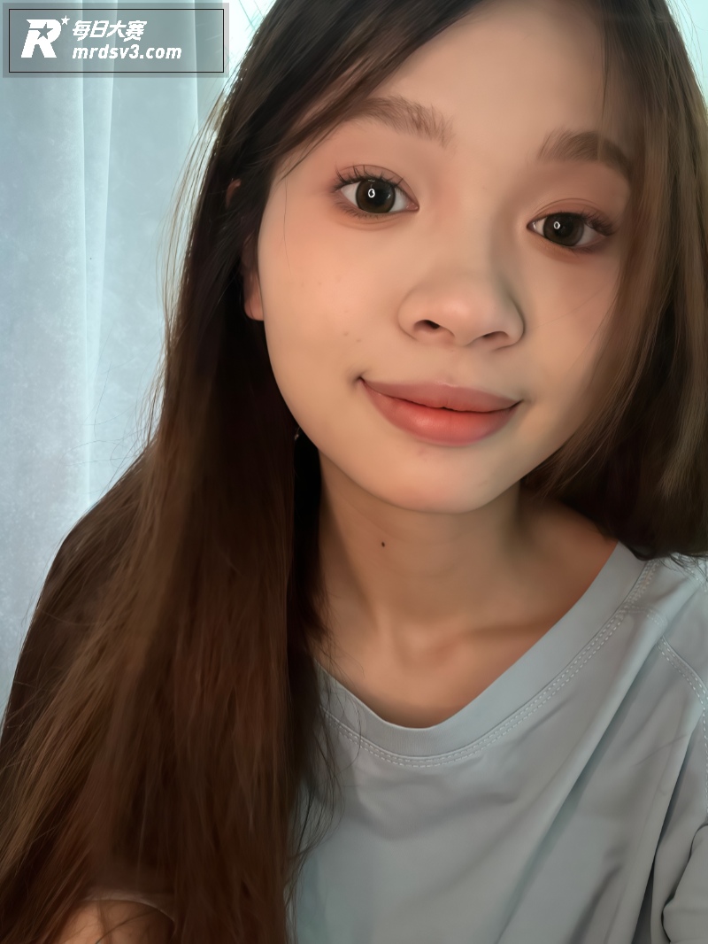 极品反差女大私拍泄密相关图片2