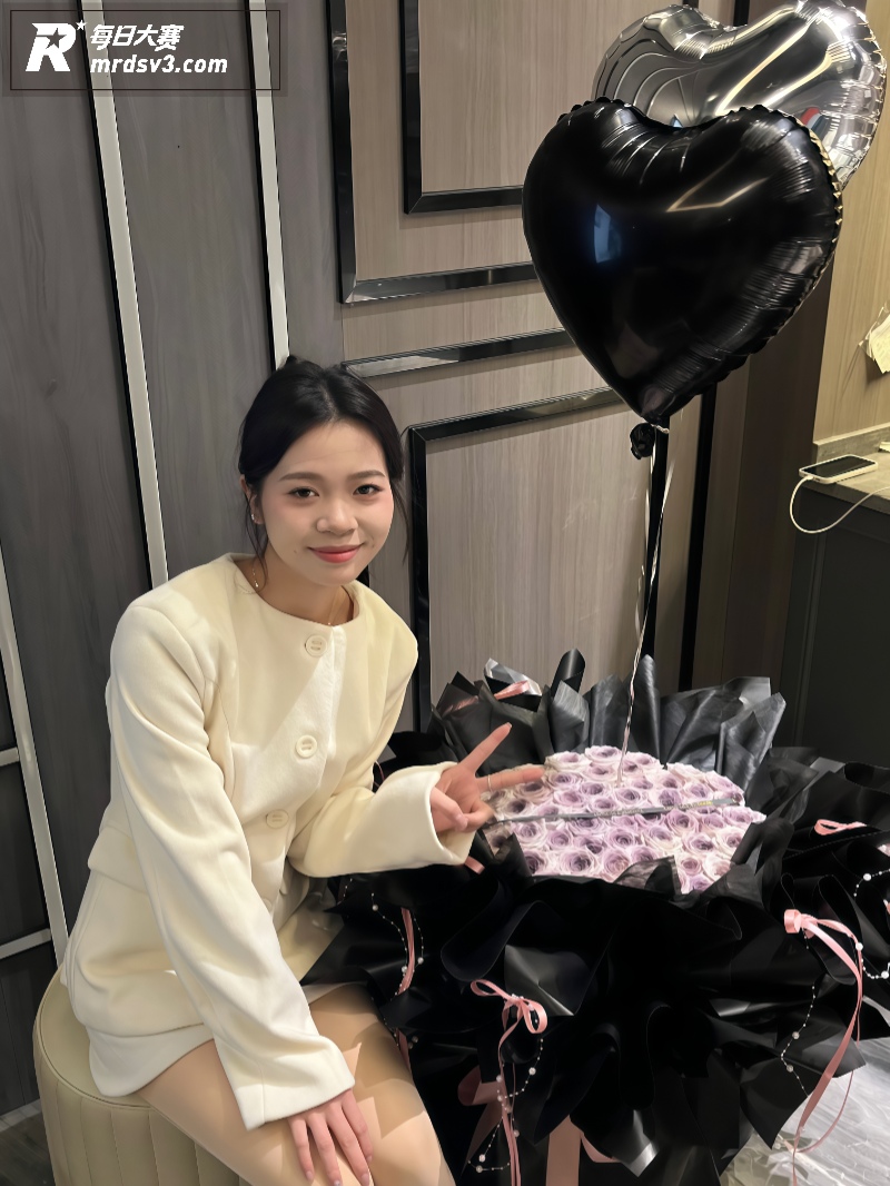 极品反差女大私拍泄密相关图片4